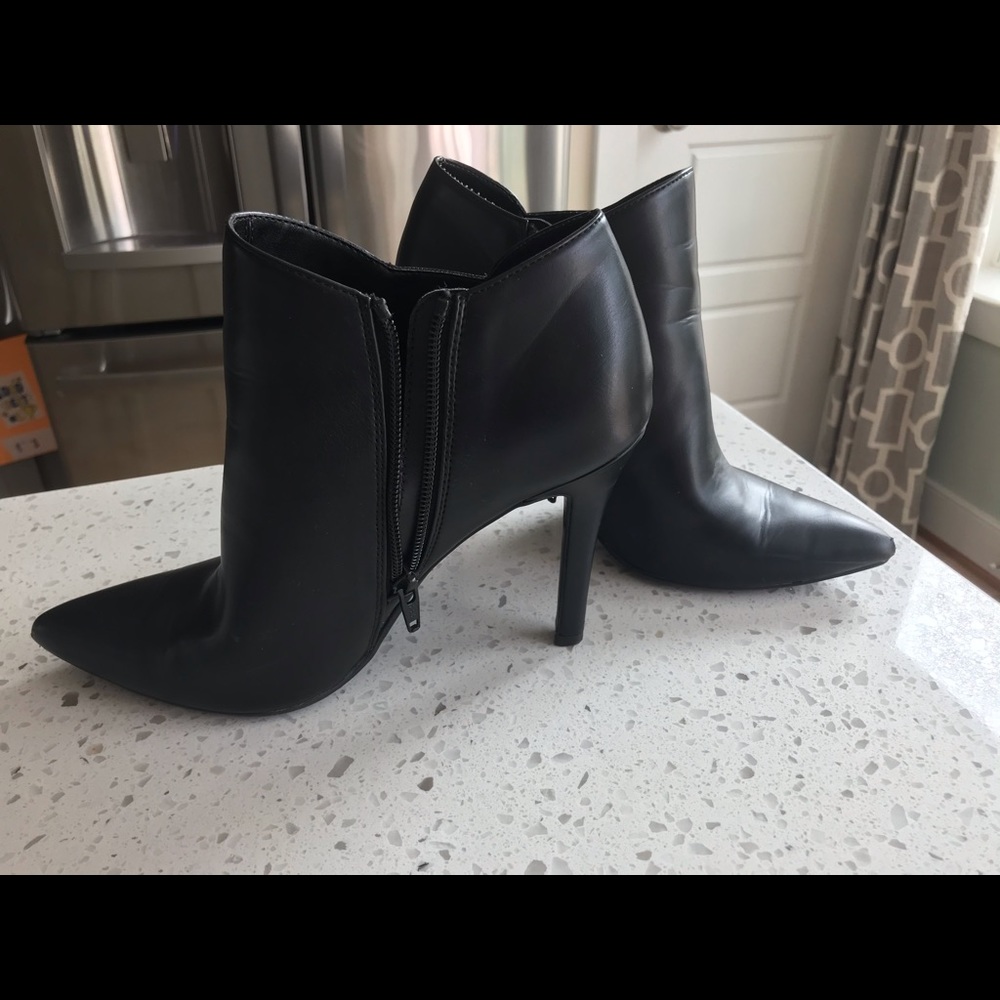 Worthington Clarke Pointed Leather Booties